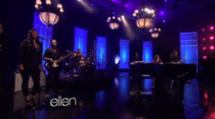 Demi Lovato Performs Skyscraper on the Ellen Show (202)