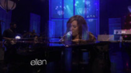 Demi Lovato Performs Skyscraper on the Ellen Show (206)