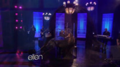 Demi Lovato Performs Skyscraper on the Ellen Show (227)