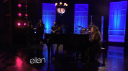 Demi Lovato Performs Skyscraper on the Ellen Show (236)