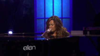 Demi Lovato Performs Skyscraper on the Ellen Show (259)