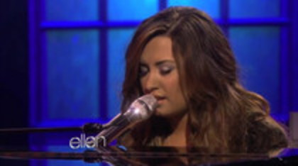 Demi Lovato Performs Skyscraper on the Ellen Show (289)