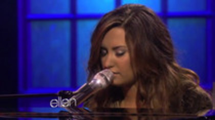 Demi Lovato Performs Skyscraper on the Ellen Show (295)