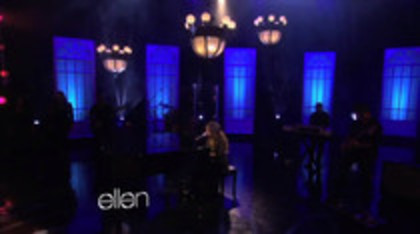 Demi Lovato Performs Skyscraper on the Ellen Show (302)