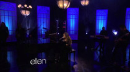Demi Lovato Performs Skyscraper on the Ellen Show (308)