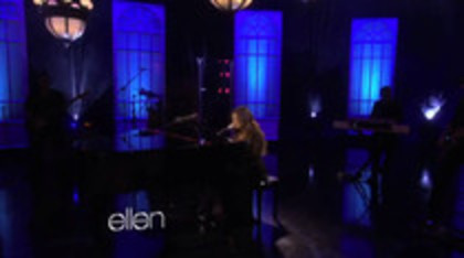 Demi Lovato Performs Skyscraper on the Ellen Show (312)