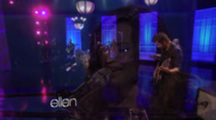 Demi Lovato Performs Skyscraper on the Ellen Show (351)