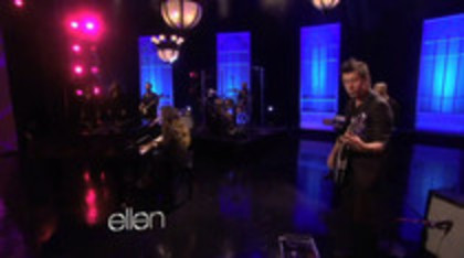 Demi Lovato Performs Skyscraper on the Ellen Show (353)