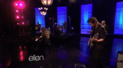 Demi Lovato Performs Skyscraper on the Ellen Show (359)