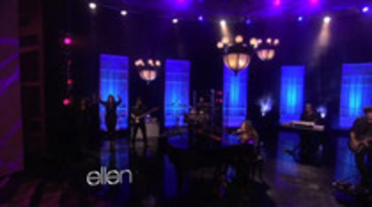 Demi Lovato Performs Skyscraper on the Ellen Show (399)