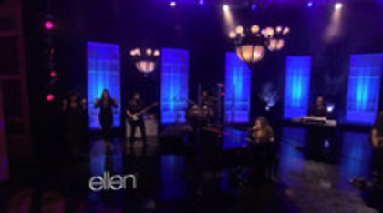 Demi Lovato Performs Skyscraper on the Ellen Show (406)