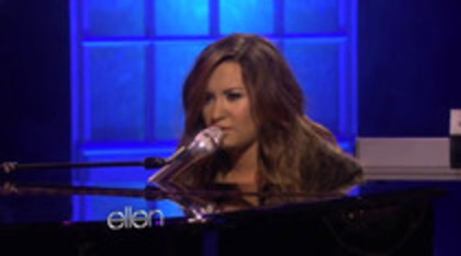 Demi Lovato Performs Skyscraper on the Ellen Show (413)