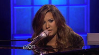 Demi Lovato Performs Skyscraper on the Ellen Show (428)