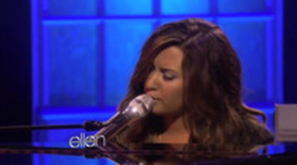 Demi Lovato Performs Skyscraper on the Ellen Show (435)