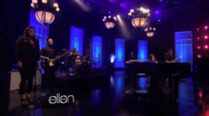 Demi Lovato Performs Skyscraper on the Ellen Show (443)