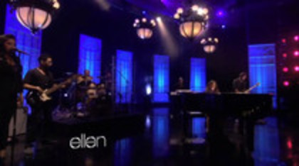 Demi Lovato Performs Skyscraper on the Ellen Show (445)