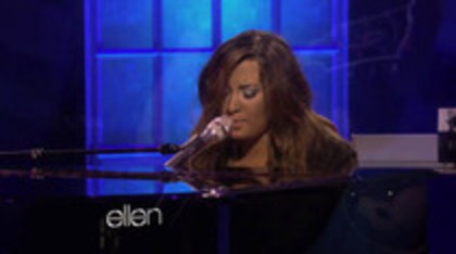 Demi Lovato Performs Skyscraper on the Ellen Show (457)