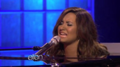Demi Lovato Performs Skyscraper on the Ellen Show (462)