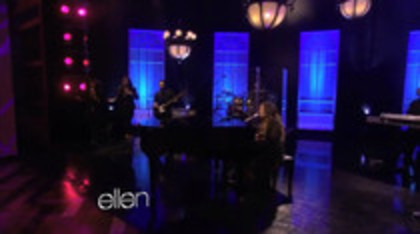 Demi Lovato Performs Skyscraper on the Ellen Show (470)