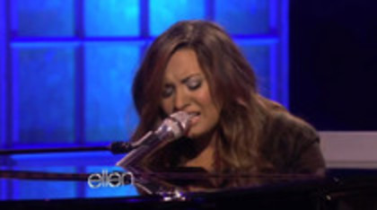 Demi Lovato Performs Skyscraper on the Ellen Show (487)