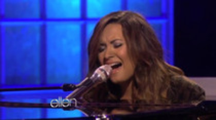 Demi Lovato Performs Skyscraper on the Ellen Show (494)