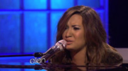Demi Lovato Performs Skyscraper on the Ellen Show (499)
