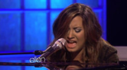 Demi Lovato Performs Skyscraper on the Ellen Show (503)