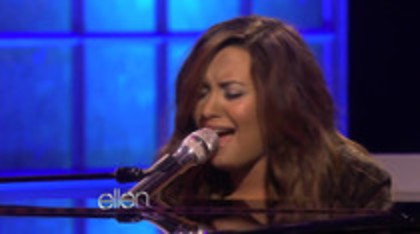 Demi Lovato Performs Skyscraper on the Ellen Show (507)
