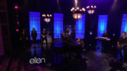 Demi Lovato Performs Skyscraper on the Ellen Show (513)