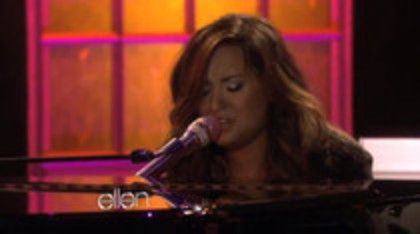 Demi Lovato Performs Skyscraper on the Ellen Show (557)