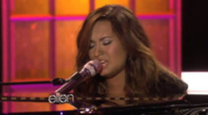 Demi Lovato Performs Skyscraper on the Ellen Show (565) - Demilush - Demi Lovato Performs Skyscraper on the Ellen Show Part oo2