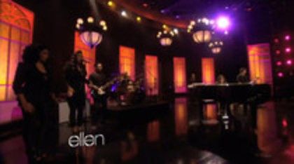 Demi Lovato Performs Skyscraper on the Ellen Show (566) - Demilush - Demi Lovato Performs Skyscraper on the Ellen Show Part oo2