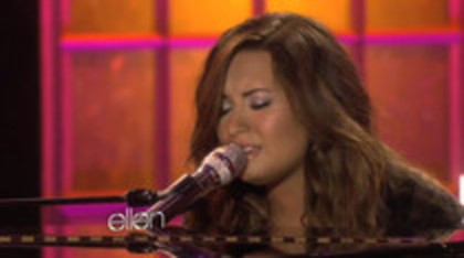 Demi Lovato Performs Skyscraper on the Ellen Show (596)
