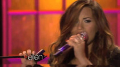 Demi Lovato Performs Skyscraper on the Ellen Show (600)