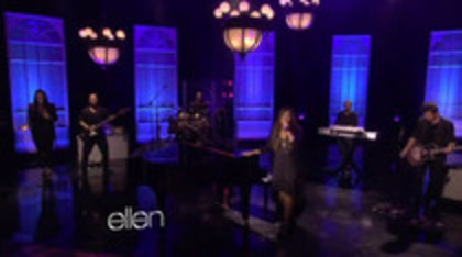 Demi Lovato Performs Skyscraper on the Ellen Show (608)