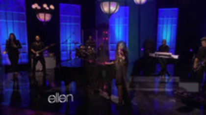 Demi Lovato Performs Skyscraper on the Ellen Show (610)