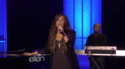 Demi Lovato Performs Skyscraper on the Ellen Show (612)