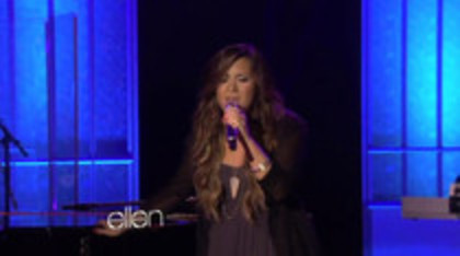 Demi Lovato Performs Skyscraper on the Ellen Show (618)