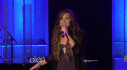 Demi Lovato Performs Skyscraper on the Ellen Show (620)
