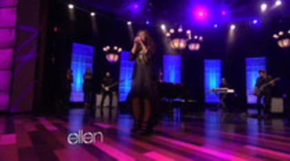 Demi Lovato Performs Skyscraper on the Ellen Show (628)