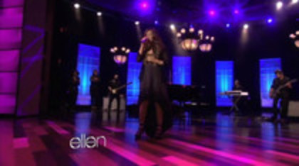 Demi Lovato Performs Skyscraper on the Ellen Show (631)