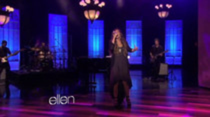 Demi Lovato Performs Skyscraper on the Ellen Show (639)