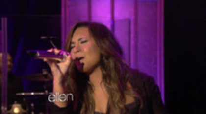 Demi Lovato Performs Skyscraper on the Ellen Show (647)
