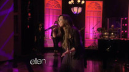 Demi Lovato Performs Skyscraper on the Ellen Show (657)