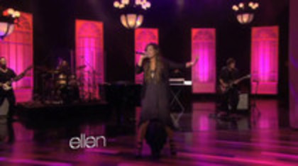 Demi Lovato Performs Skyscraper on the Ellen Show (662)