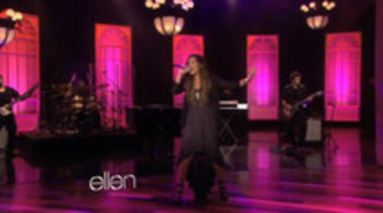 Demi Lovato Performs Skyscraper on the Ellen Show (663)