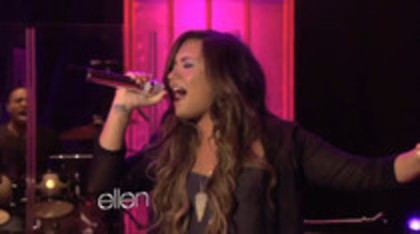 Demi Lovato Performs Skyscraper on the Ellen Show (667)