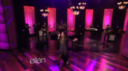 Demi Lovato Performs Skyscraper on the Ellen Show (677)