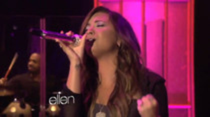 Demi Lovato Performs Skyscraper on the Ellen Show (688)