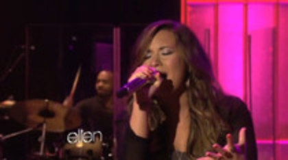 Demi Lovato Performs Skyscraper on the Ellen Show (692)